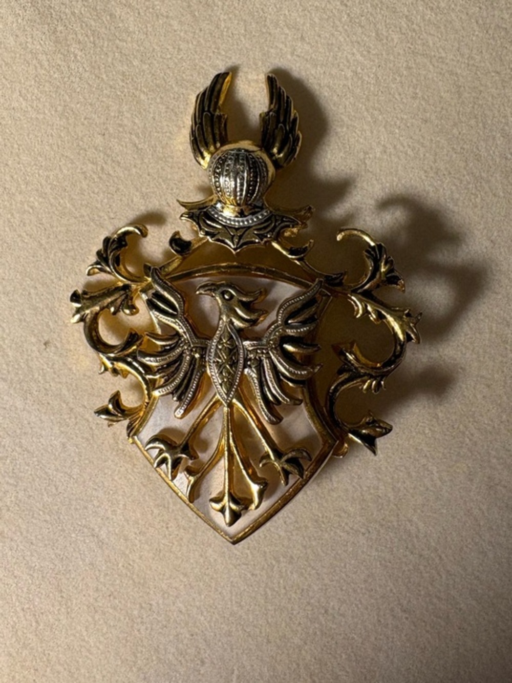 Vintage - Gold Ornate Brooch